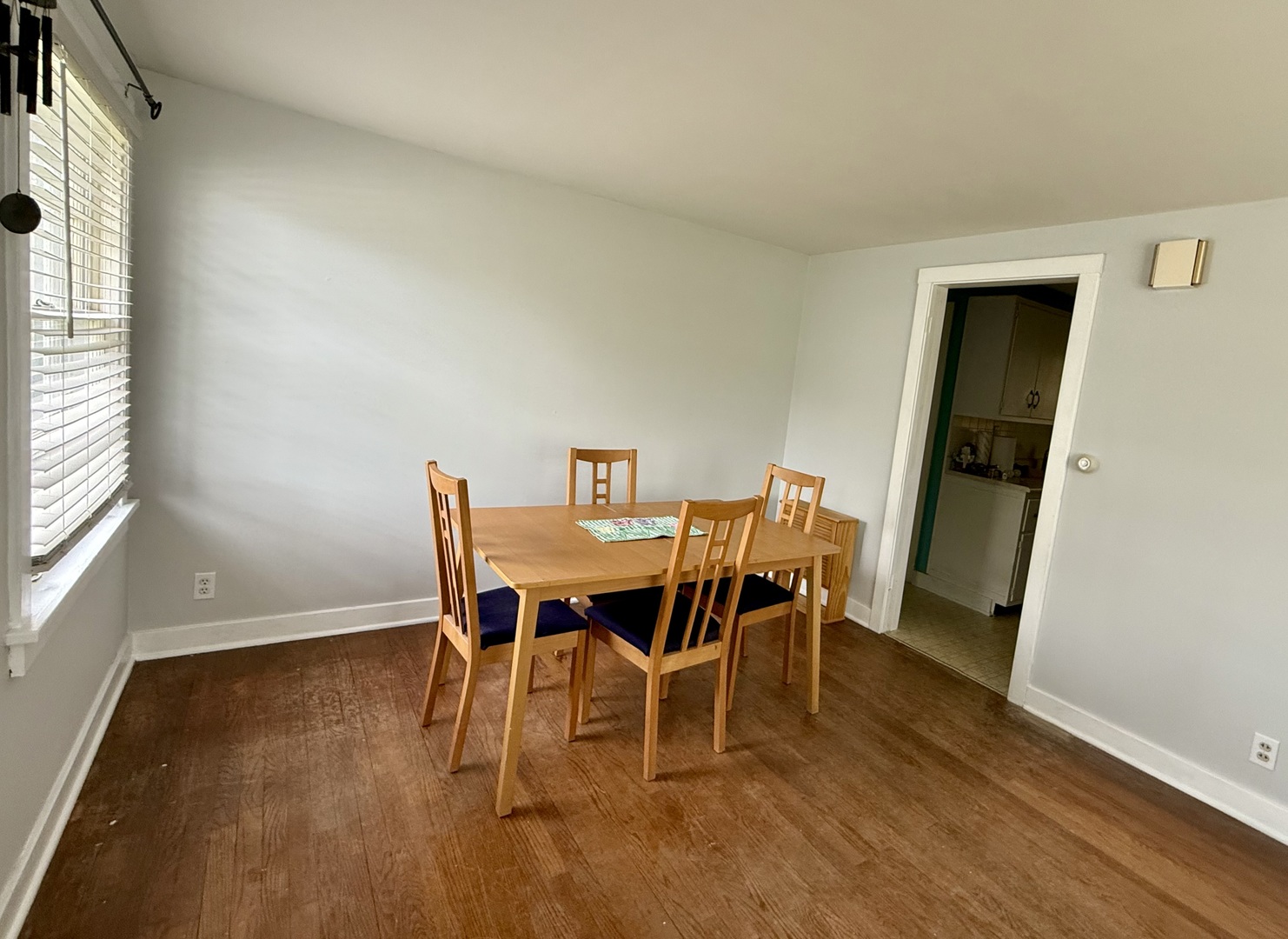 8 North Harrison Street Batavia, IL 60510 - Photo 2 of 22 a view of a dining room with furniture and wooden floor