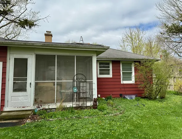 $1,900 | 8 North Harrison Street, Batavia, IL 60510