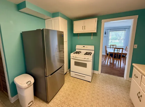 $1,900 | 8 North Harrison Street, Batavia, IL 60510