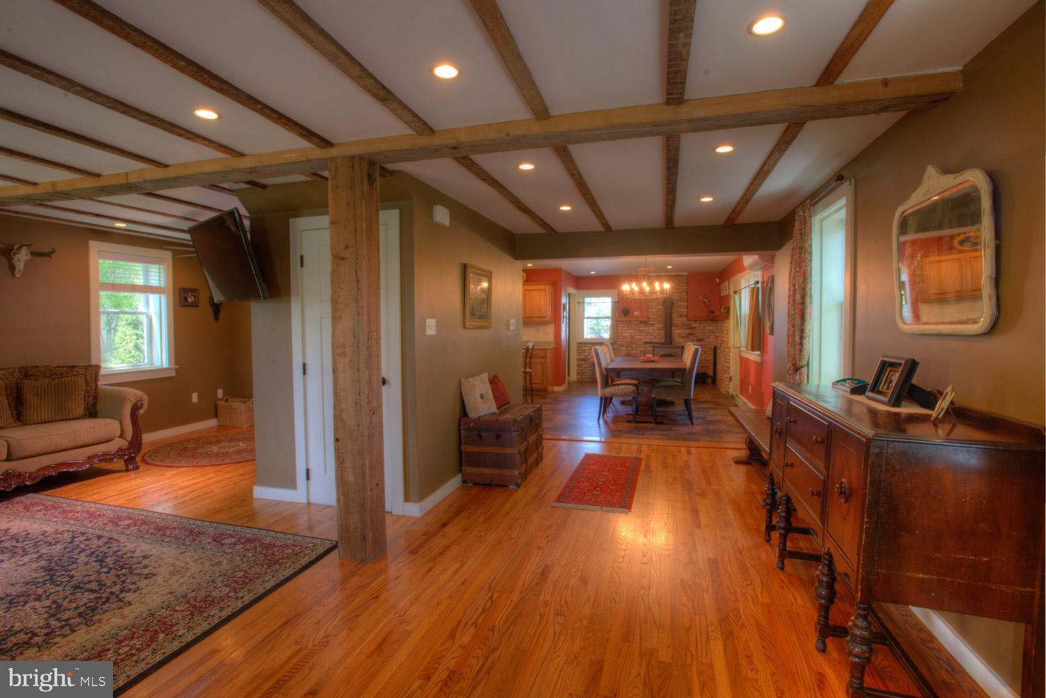 117 Chestnut Street Lititz, PA 17543 - Photo 7 of 49