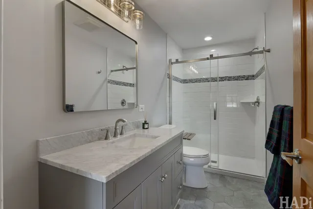 $689,000 | 15043 Buckley Road, Libertyville, IL 60048