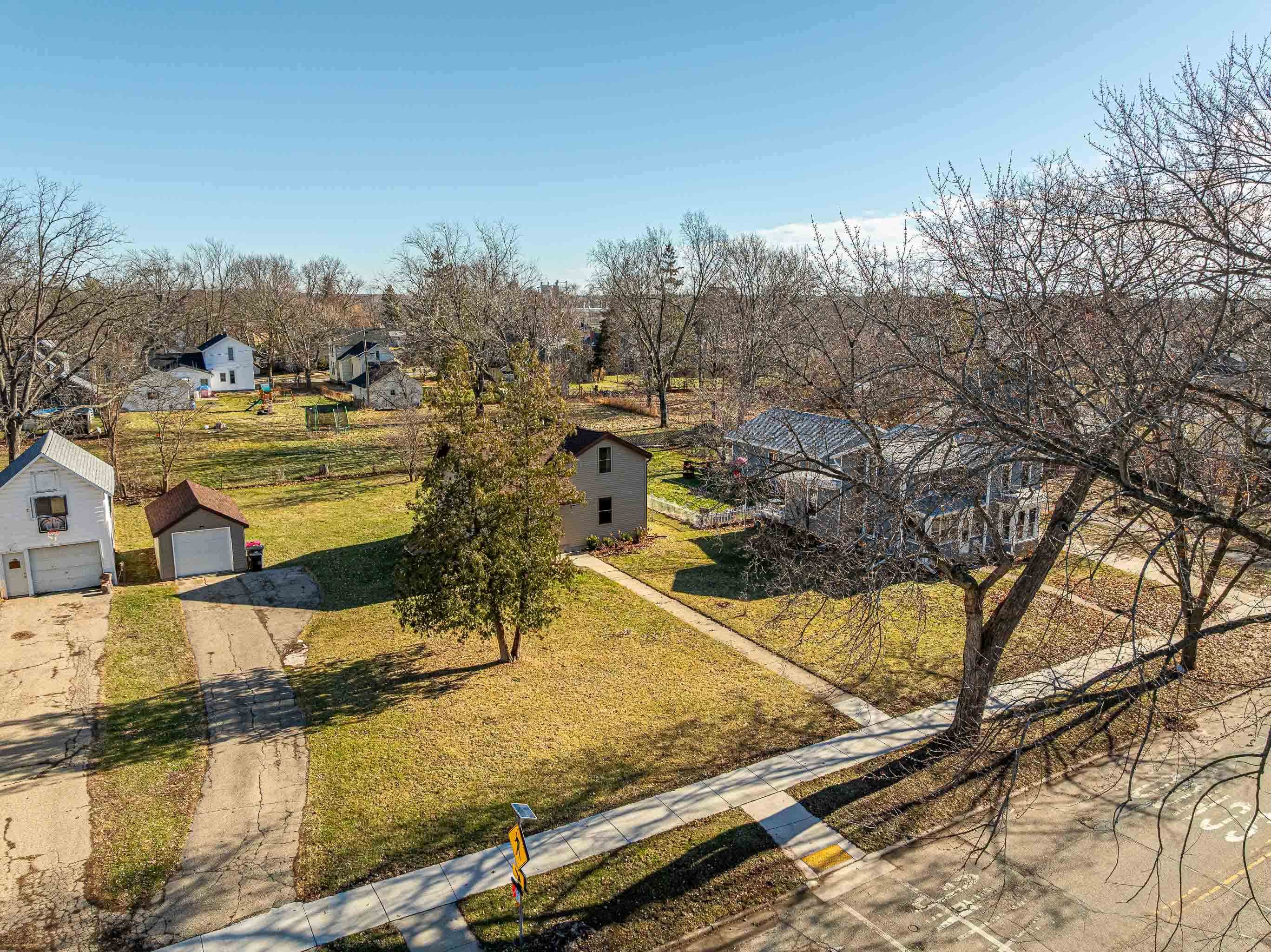 322 South Madison Street Evansville, WI 53536 - Photo 33 of 42