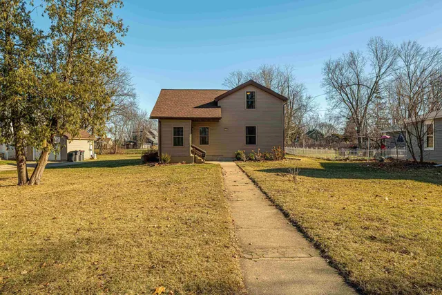 $238,000 | 322 South Madison Street, Evansville, WI 53536