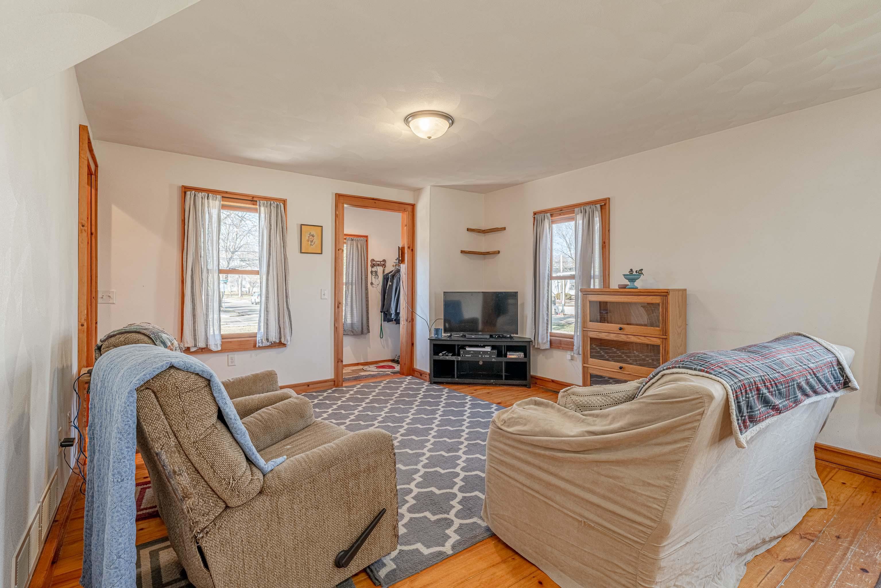 322 South Madison Street Evansville, WI 53536 - Photo 7 of 42