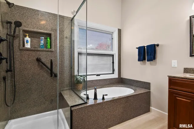 $362,000 | 802 East Locust Street, Chatham, IL 62629