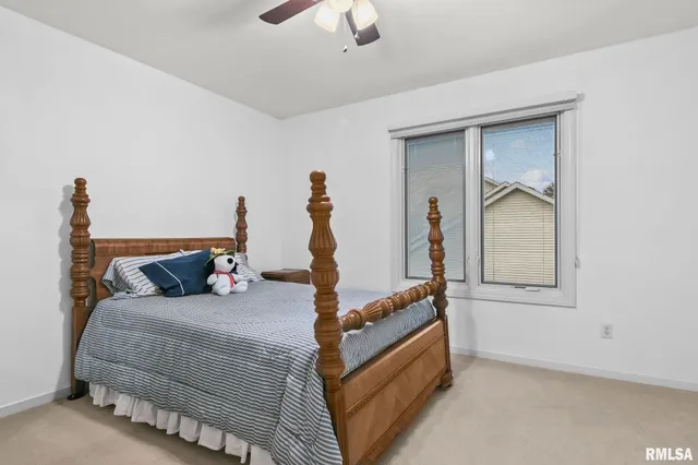 $362,000 | 802 East Locust Street, Chatham, IL 62629