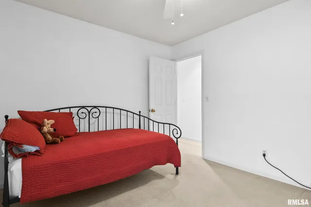 $362,000 | 802 East Locust Street, Chatham, IL 62629