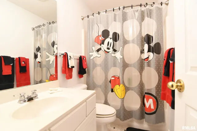 $362,000 | 802 East Locust Street, Chatham, IL 62629