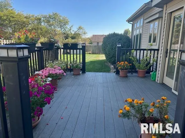 $362,000 | 802 East Locust Street, Chatham, IL 62629