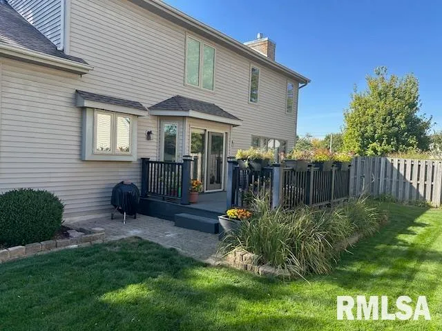 $362,000 | 802 East Locust Street, Chatham, IL 62629