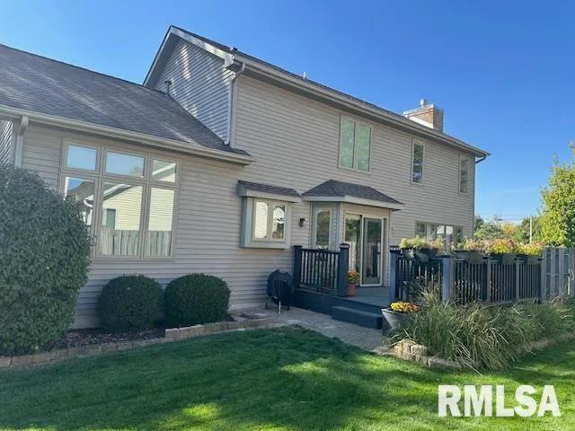 $362,000 | 802 East Locust Street, Chatham, IL 62629