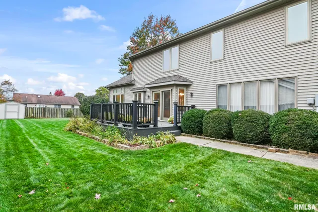 $362,000 | 802 East Locust Street, Chatham, IL 62629