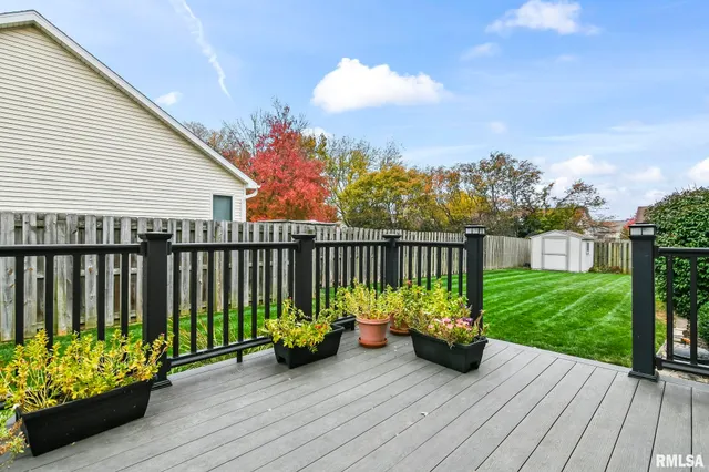 $362,000 | 802 East Locust Street, Chatham, IL 62629