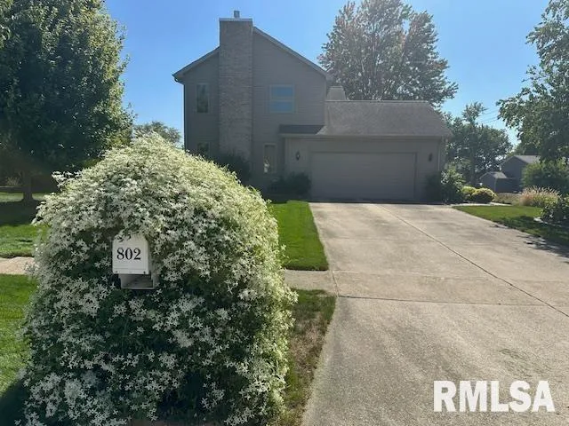 $362,000 | 802 East Locust Street, Chatham, IL 62629