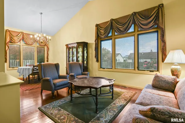 $362,000 | 802 East Locust Street, Chatham, IL 62629