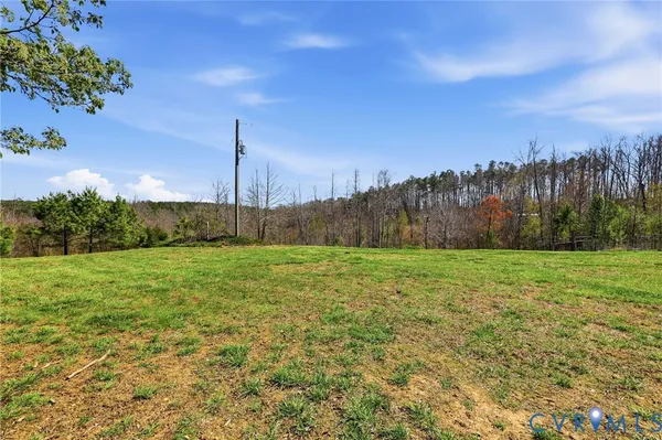 $499,000 | 484 Dobbins Bridge Road, Blackstone, VA 23824