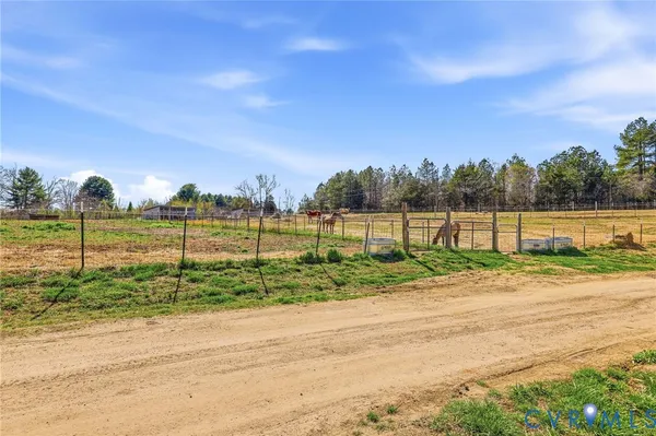 $499,000 | 484 Dobbins Bridge Road, Blackstone, VA 23824