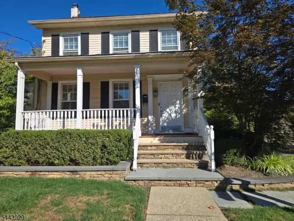 $1,900 | 18 East Main Street, Mendham, NJ 07945