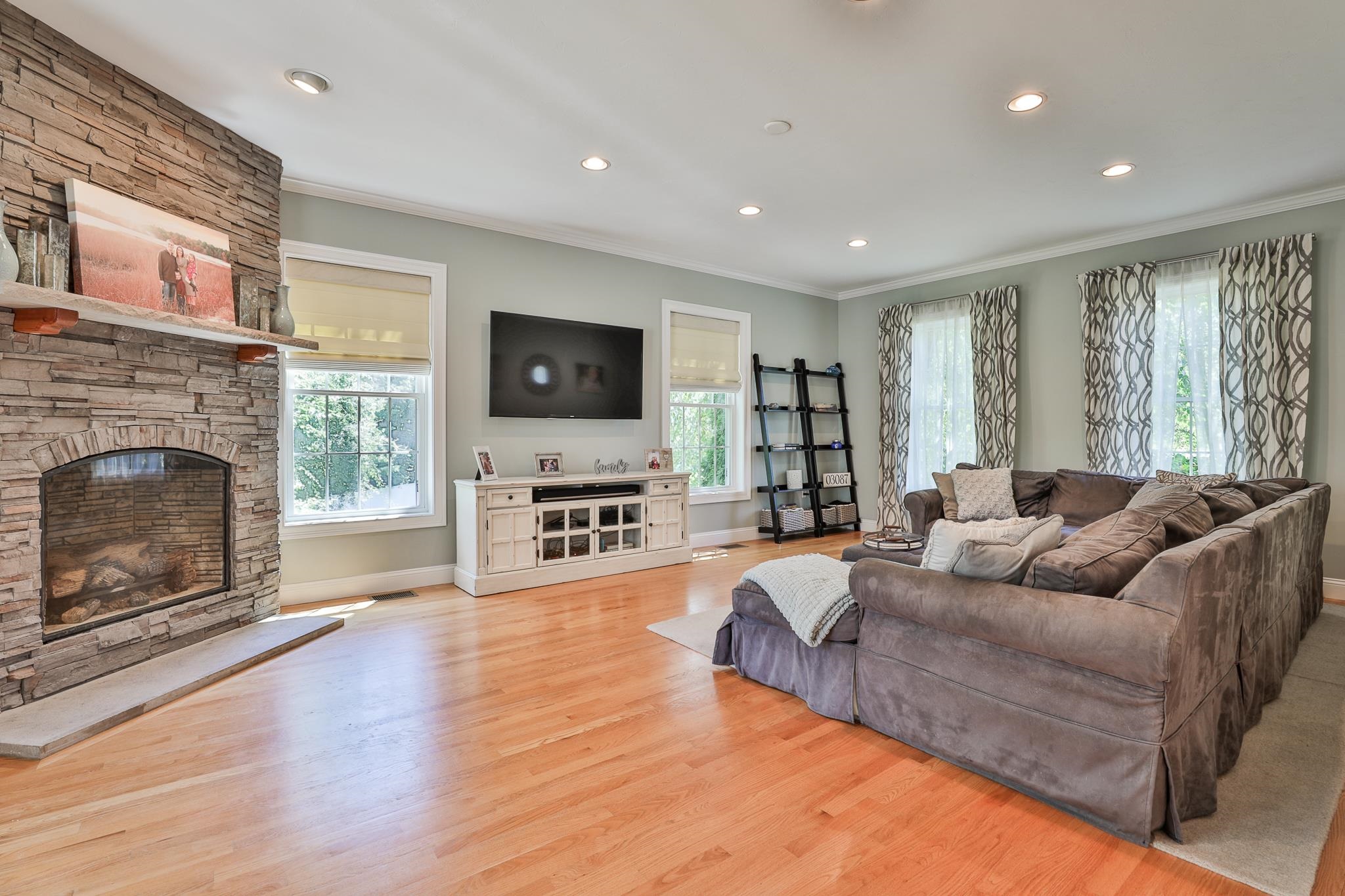 10 Outlook Road Windham, NH 03087 - Photo 12 of 35