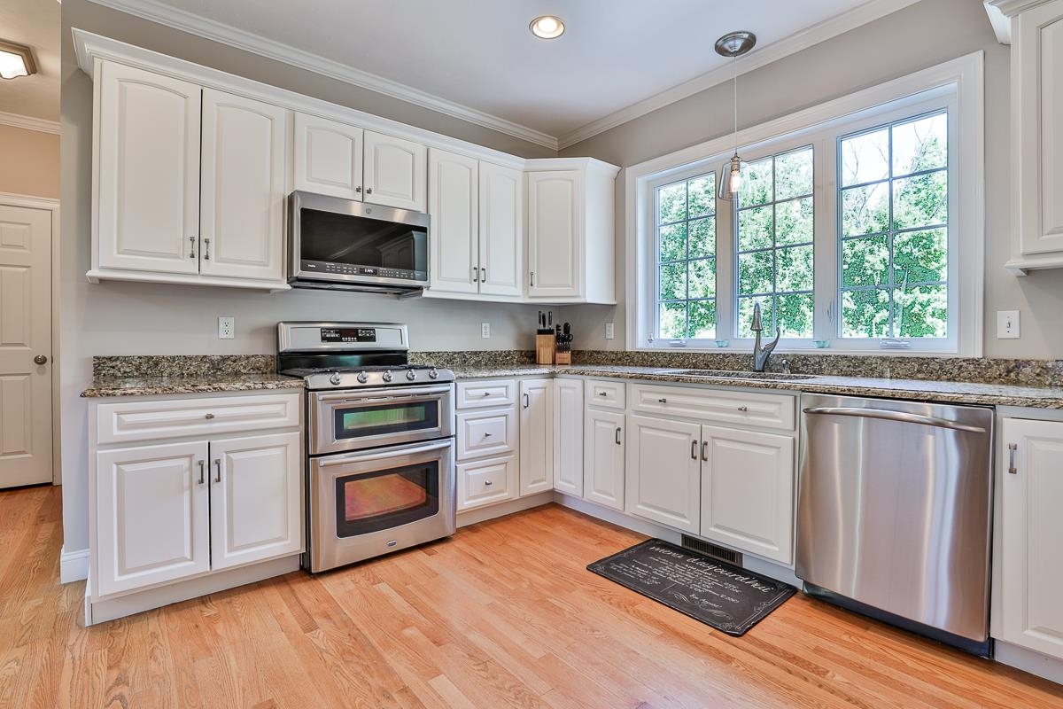 10 Outlook Road Windham, NH 03087 - Photo 8 of 35