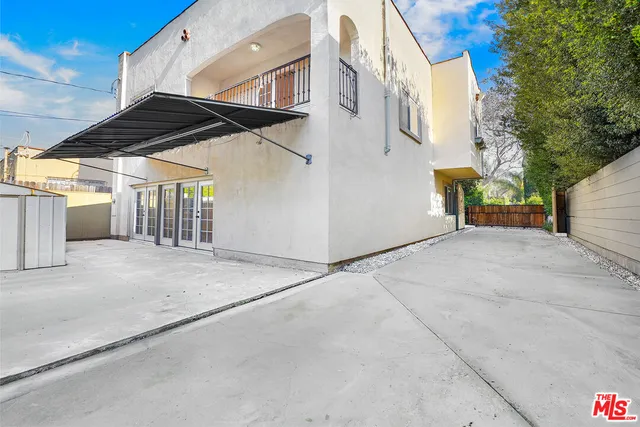 $5,995 | 743 North Las Palmas Avenue, Los Angeles, CA 90038