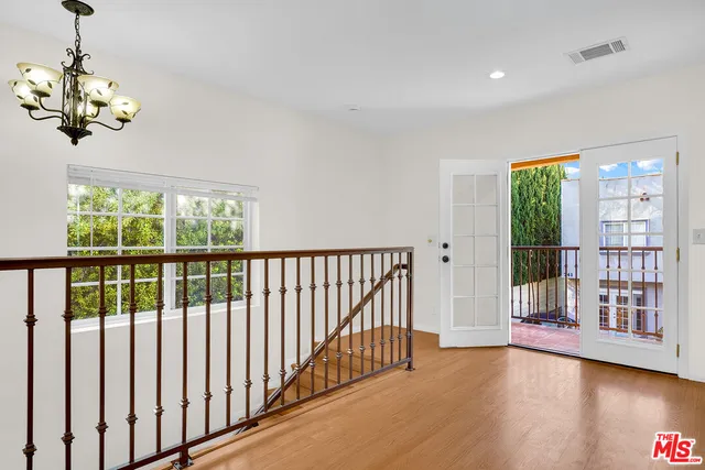 $5,995 | 743 North Las Palmas Avenue, Los Angeles, CA 90038