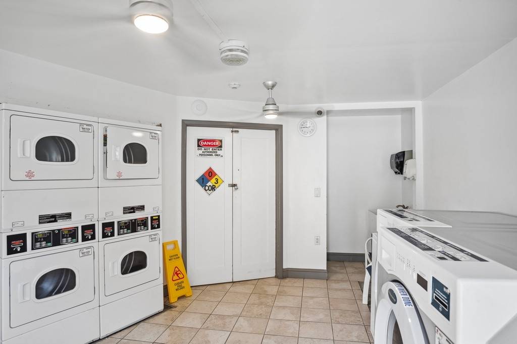 585 Dune Road Westhampton, NY 11978 - Photo 13 of 16 Gallery Image 13