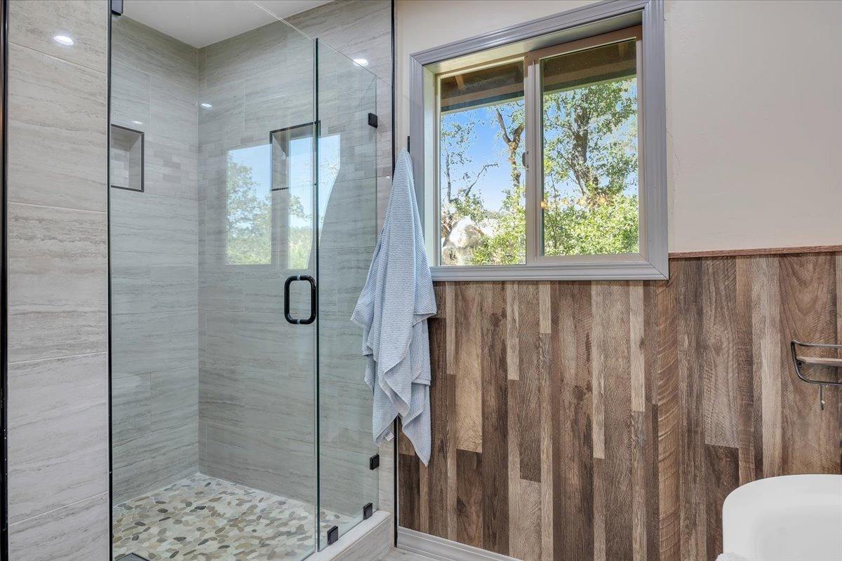 1499 Sawmill Road, Unit 594 Copperopolis, CA 95228 - Photo 34 of 98 a bathroom with a shower