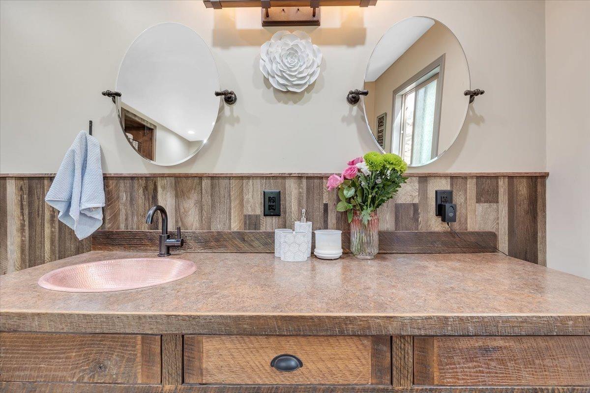 1499 Sawmill Road, Unit 594 Copperopolis, CA 95228 - Photo 36 of 98 Hammered copper sink is perfect for our town!