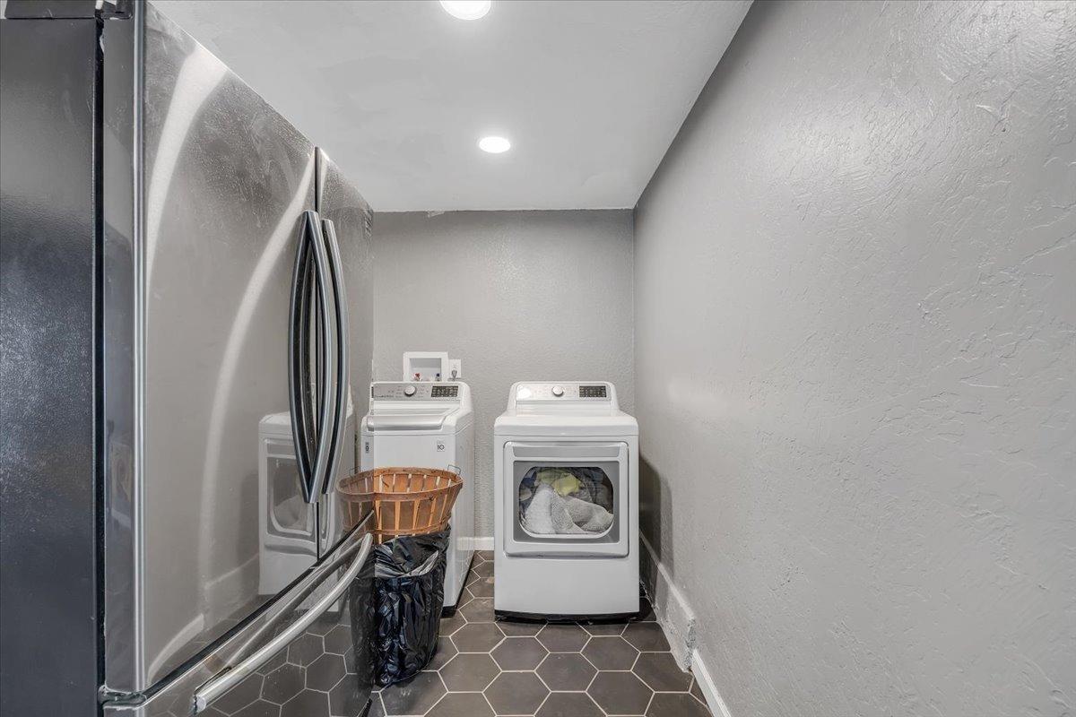 1499 Sawmill Road, Unit 594 Copperopolis, CA 95228 - Photo 53 of 98 a view of washer and dryer