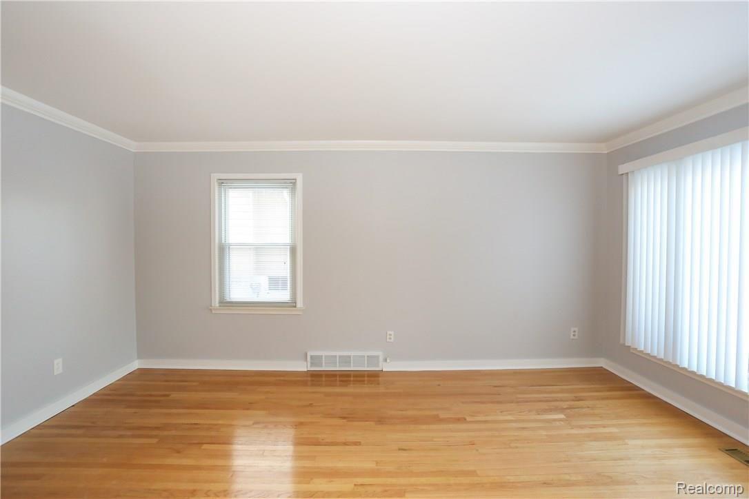 2153 Rosemont Road Berkley, MI 48072 - Photo 4 of 33 Rosemont -4.jpg
