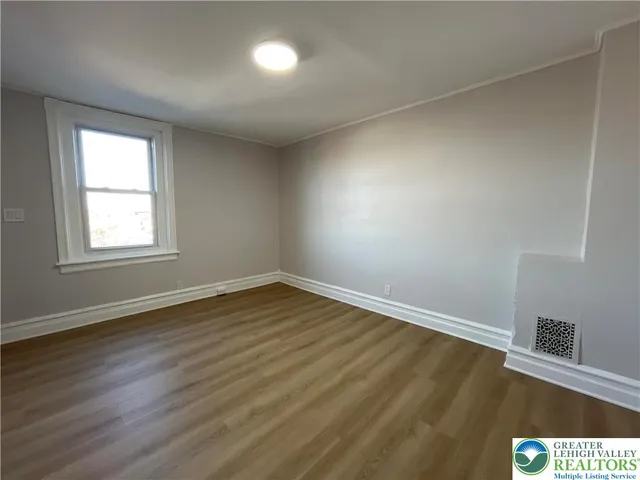 $1,995 | 915 North 6th Street, Allentown, PA 18102