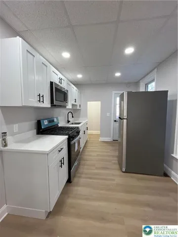 $1,995 | 915 North 6th Street, Allentown, PA 18102