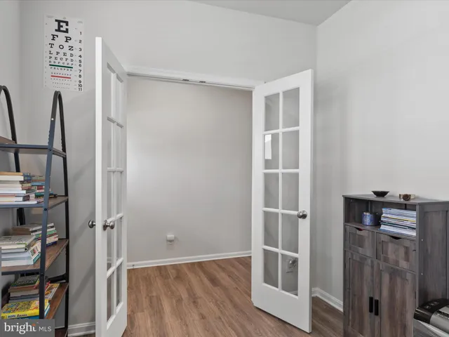 a view of a livingroom with furniture