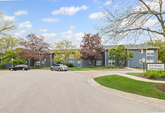 $175,000 | 764 Terrace Court, Unit A, Elgin, IL 60120