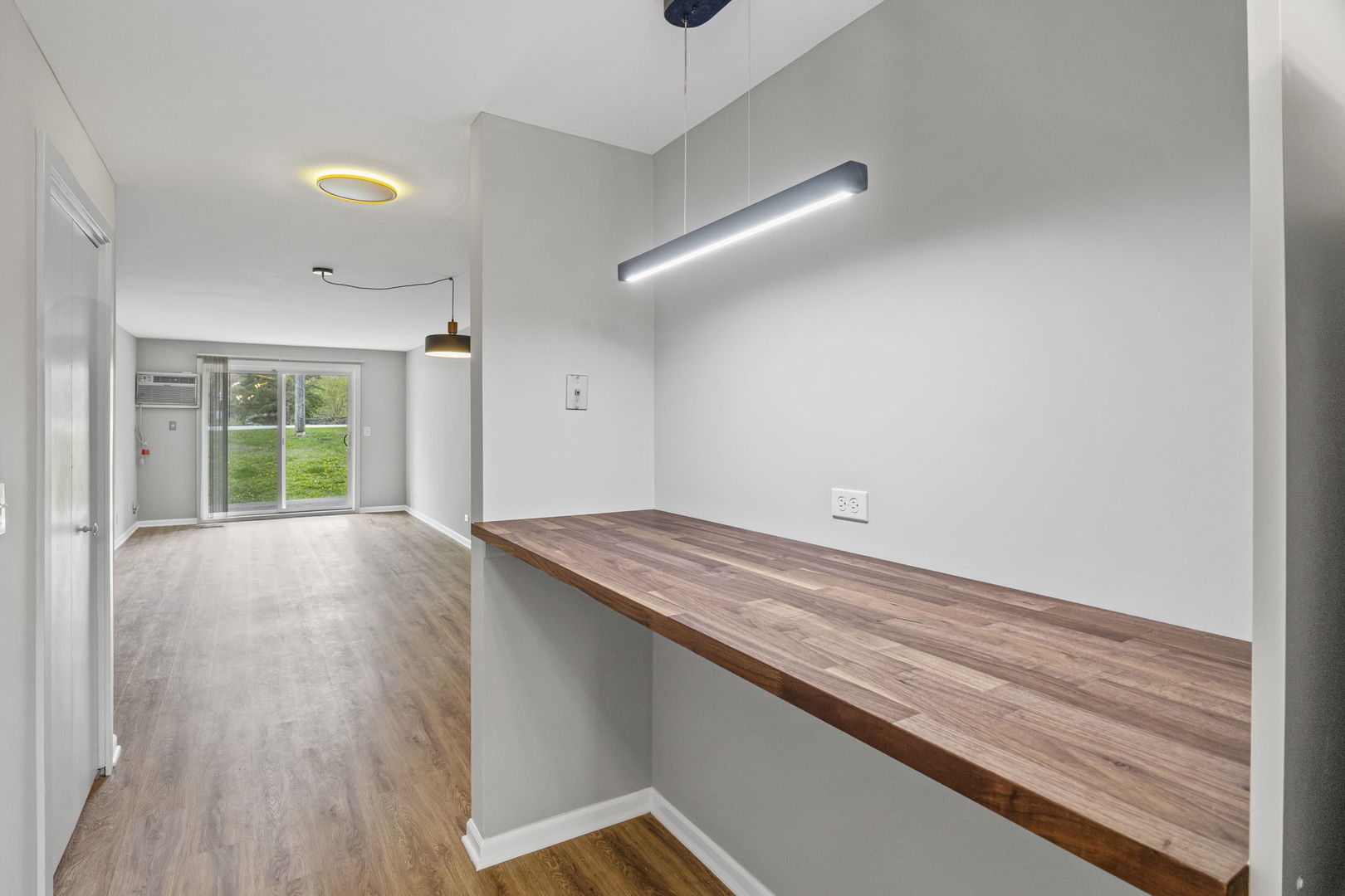 764 Terrace Court, Unit A Elgin, IL 60120 - Photo 7 of 26