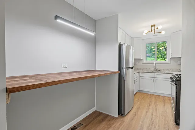 $175,000 | 764 Terrace Court, Unit A, Elgin, IL 60120