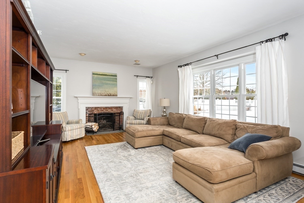 18 Northern Spy Road Franklin, MA 02038 - Photo 3 of 46