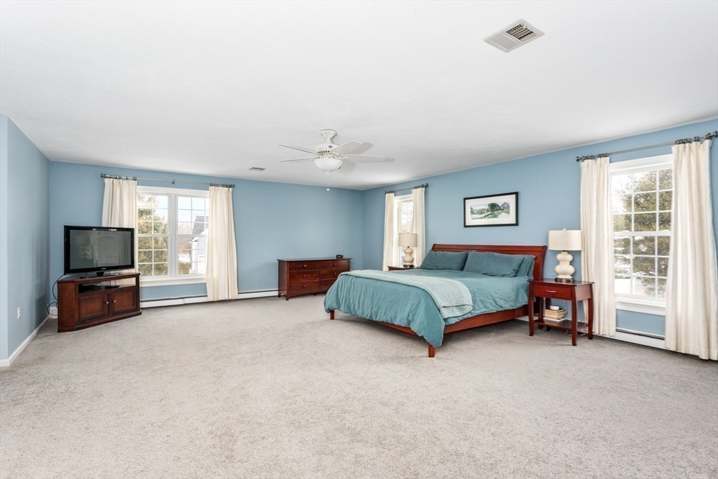 18 Northern Spy Road Franklin, MA 02038 - Photo 4 of 46