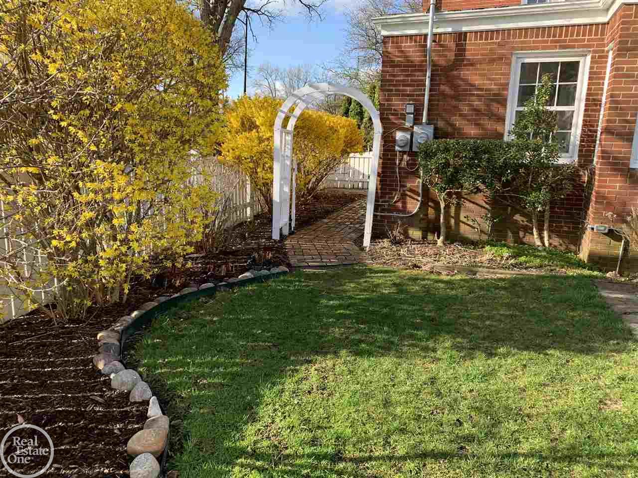 404 Lothrop Road Grosse Pointe Farms, MI 48236 - Photo 33 of 33