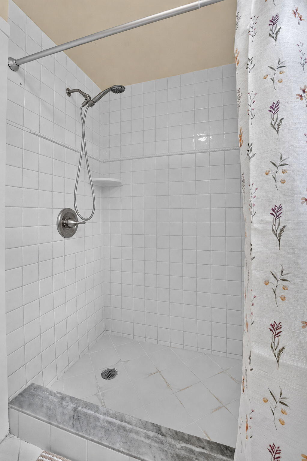 20249 Boca W Drive, Unit 2603 Boca Raton, FL 33434 - Photo 20 of 33 Shower
