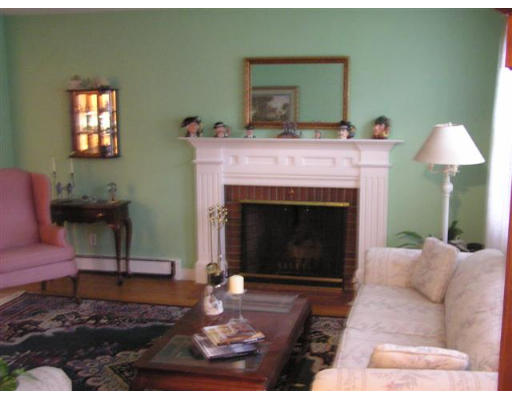 53 Stagecoach Road Holliston, MA 01746 - Photo 4 of 11 Gallery Image 4