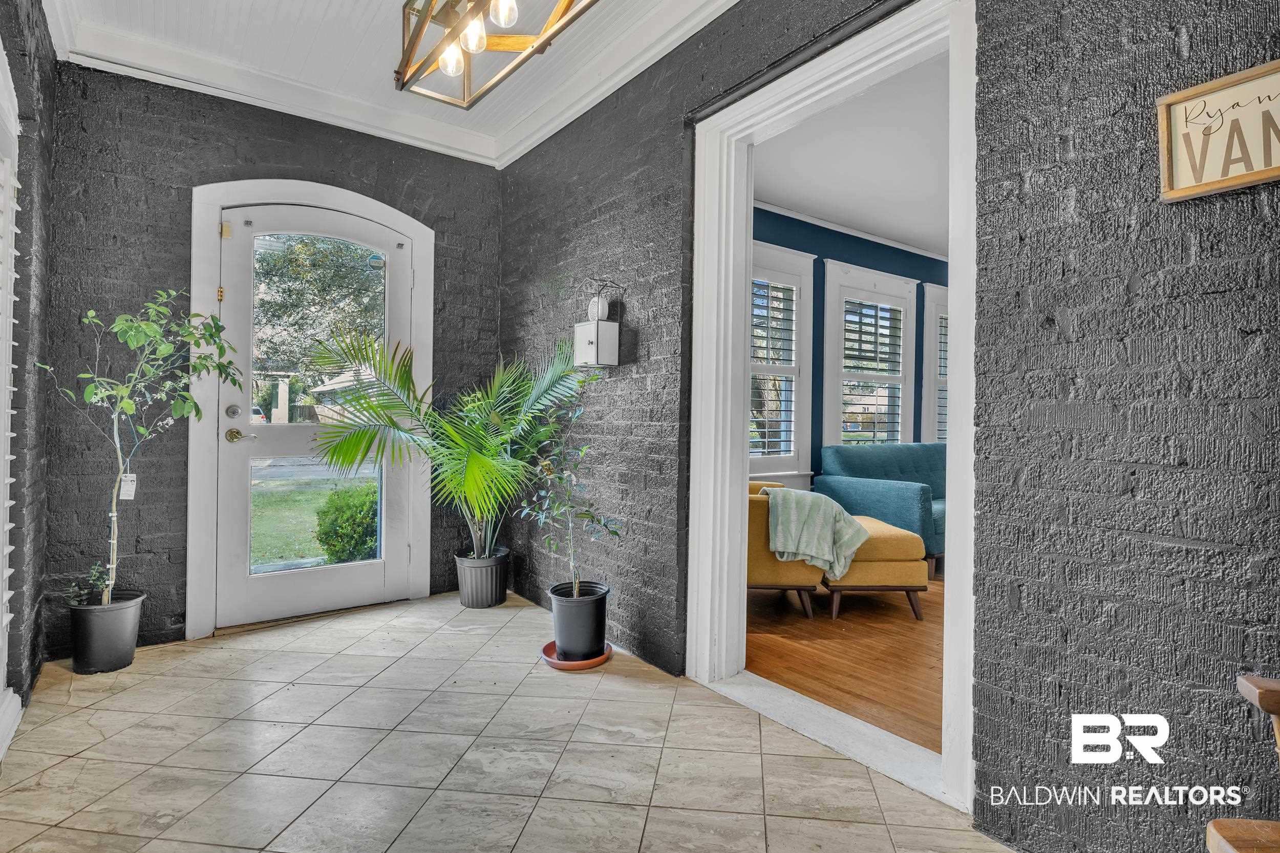 55 Mohawk Street Mobile, AL 36606 - Photo 9 of 28 Tiled foyer entrance with crown molding
