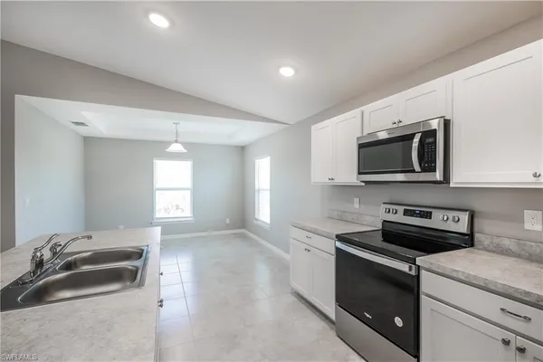 $2,455 | 2910 61st Street West, Lehigh Acres, FL 33971