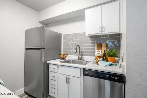 $1,072 | 2222 West Beardsley Road, Unit 2, Phoenix, AZ 85027