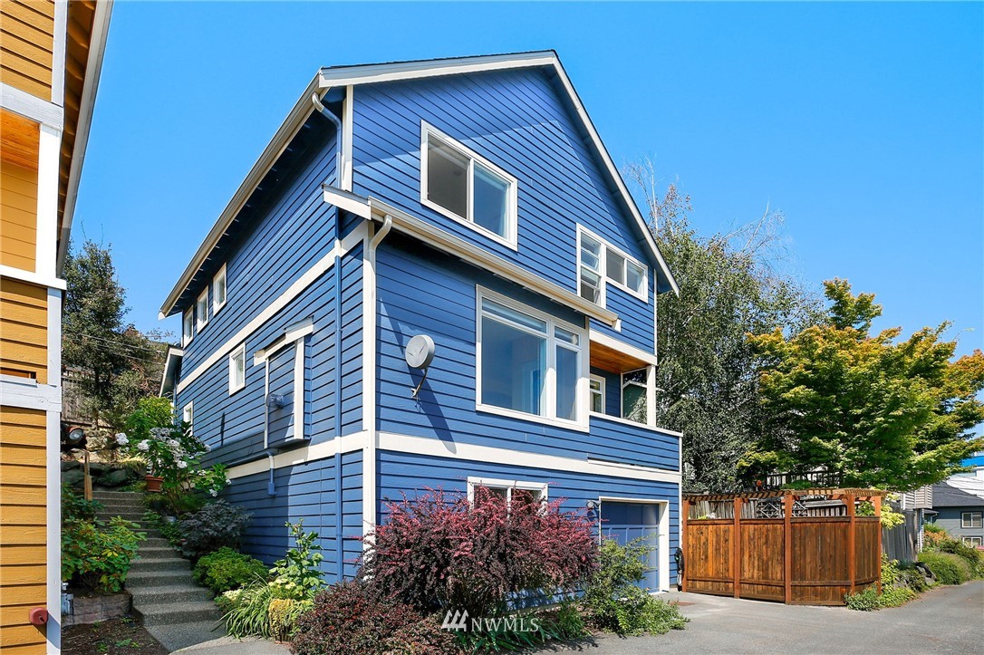 1824 26th Avenue Seattle, WA 98122 - Photo 1 of 25