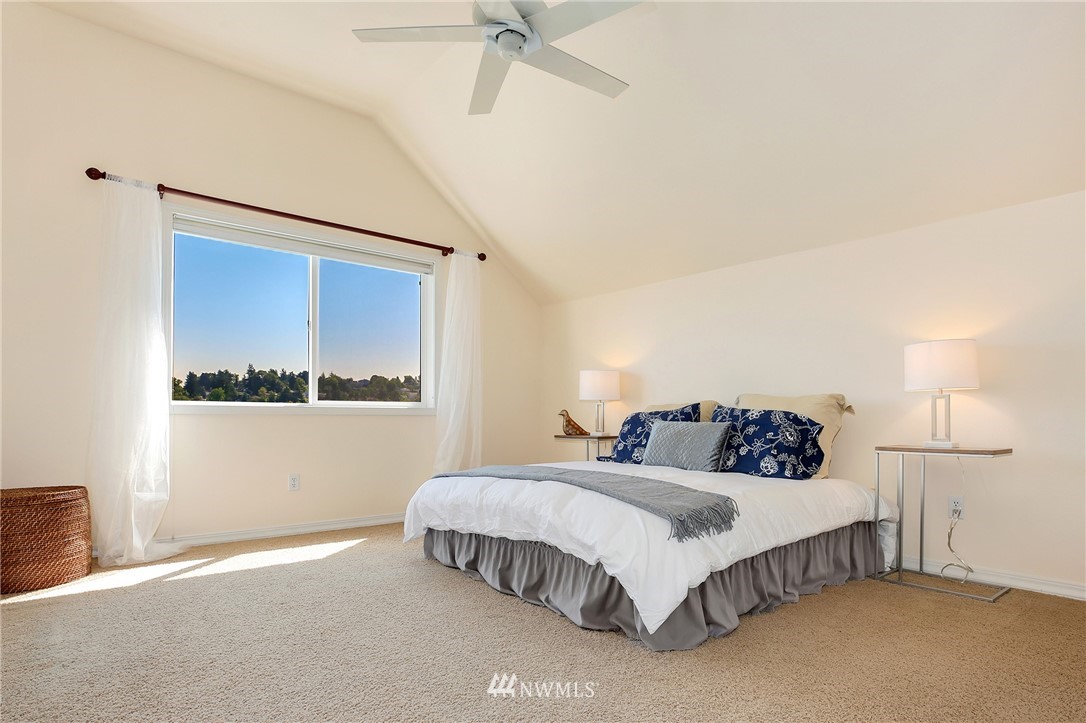 1824 26th Avenue Seattle, WA 98122 - Photo 13 of 25