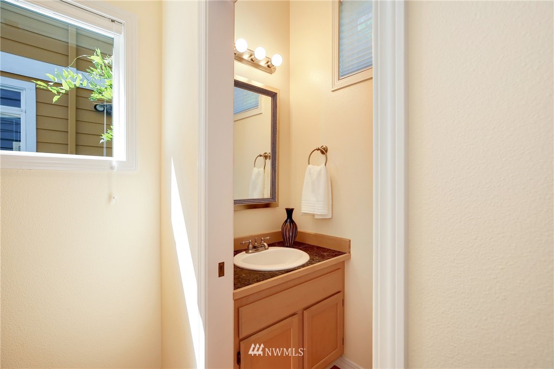 1824 26th Avenue Seattle, WA 98122 - Photo 14 of 25