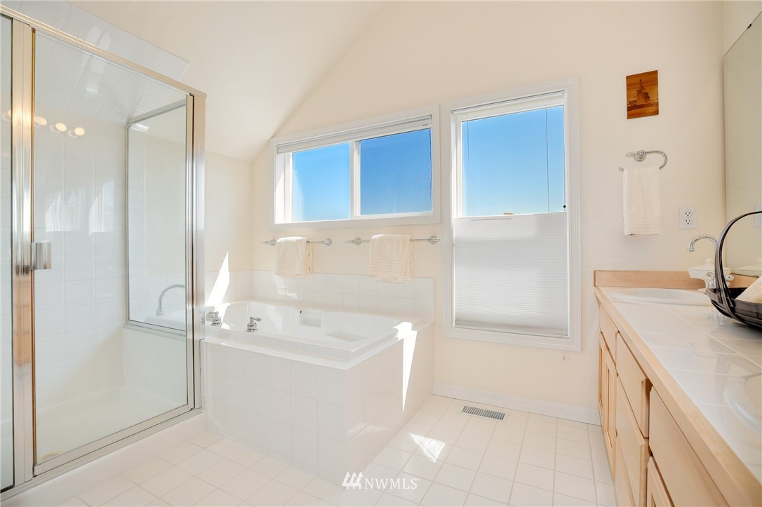 1824 26th Avenue Seattle, WA 98122 - Photo 18 of 25