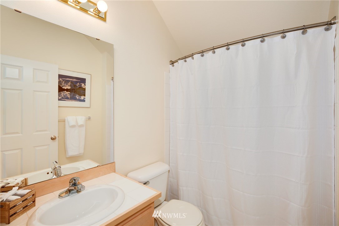 1824 26th Avenue Seattle, WA 98122 - Photo 20 of 25